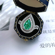 925j57时尚水滴梨形祖母绿高碳钻戒指纯银轻奢微镶百搭气质甜美