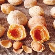 新疆特产杏干新疆天然晒干手工，挑选树上小白杏干吊干一杏两吃