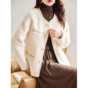 法式温柔圆领，气质时尚米白羊毛，小香风外套