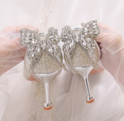 银色订婚绝美婚鞋2024年水晶主婚纱结婚新娘鞋法式伴娘高跟鞋