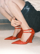 包头凉鞋红色尖头坡跟高跟鞋，女2024春豹纹，时装性感玛丽珍单鞋