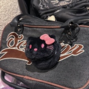 黑色hellokitty耳机，包零钱包挂饰包包可爱卡通，凯蒂猫收纳小包包