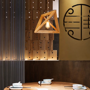 美式实木餐厅吊灯咖啡厅复古北欧几何造形木框前台，收三角木质吊灯