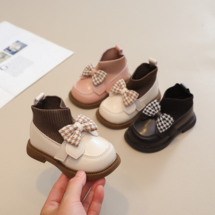 女宝宝鞋子秋冬季一岁小童，公主加绒棉，婴儿防滑软底春单学步鞋