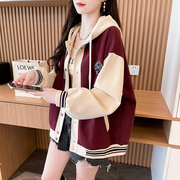设计感棒球服连帽外套女秋冬季2024新款韩版宽松加绒加厚开衫卫衣
