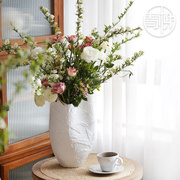 鲜花花瓶欧式高级感陶瓷，花瓶现代创意家居，餐桌摆件白色水培插花器