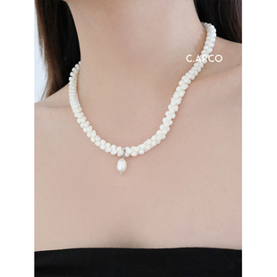 小众复古白色珊瑚串珠项链女 法式轻奢设计感淡水珍珠吊坠锁骨链