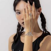 欧美跨境饰品 甜酷金属镂空三角连指手链 个性开口手背链戒指