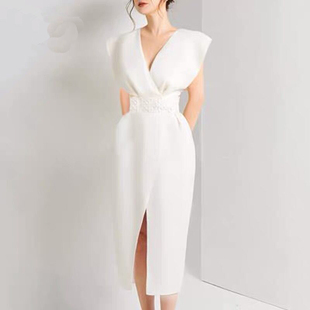 法式性感v领白色礼服，轻奢小众高端级，气质名媛晚宴年会贵定连衣裙