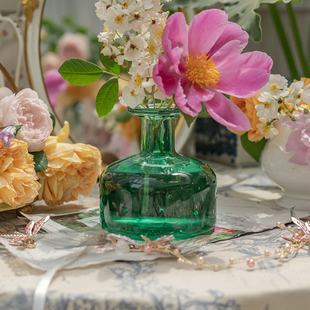 ins小口径简约风彩色玻璃，花瓶水培植物，干鲜花插花器家居桌面摆件