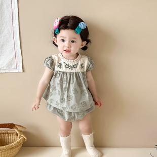 ins韩版婴幼儿夏装刺绣碎花，短袖上衣+短裤，女宝宝花边领两件套装