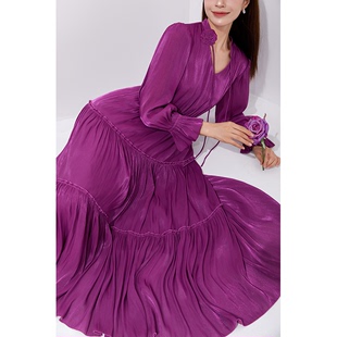 美妃连衣裙女深紫色2024春夏洋气独特气质褶皱亮光高级法式长