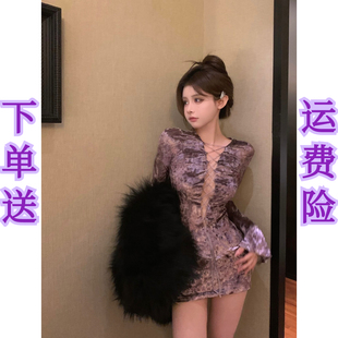 紫色金丝绒性感系带长袖短款上衣女秋冬辣妹，套装半身短裙子两件套