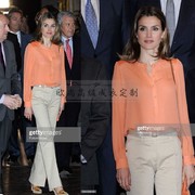 高端定制西班牙王后，同款桔色真丝衬衫上衣，+浅卡其色裤子时尚套装