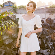 衣阁里拉夏季白色V领泡泡袖修身性感连衣裙小礼服女品牌