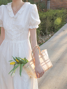法式蕾丝气质白色连衣裙心机，设计感宫廷风温柔风高腰小清新长裙潮