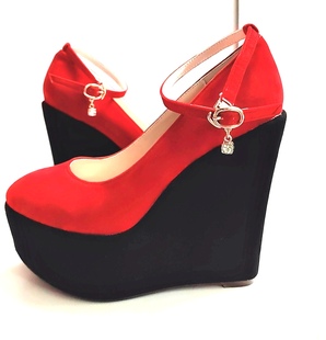 超高坡跟15cm绒面黑红拼色女单鞋，大码小码圆头新娘红色扣带鞋