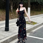 气质黑色吊带连衣长裙女2024春夏季设计感纯欲风公主雪纺裙子