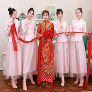 中式伴娘服粉色2024姐妹，裙中国风伴娘，团晚礼服复古秋季长款女
