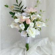 韩式新娘手捧花韩系婚纱照，拍摄郁金香手捧花，结婚婚礼白色手拿花