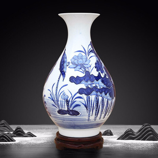 景德镇陶瓷器仿古中式青花瓷，雕刻荷清花瓶工艺品，客厅摆件家居酒柜