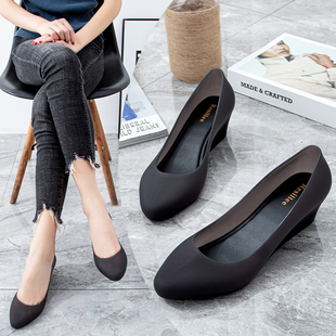 2023女士雨鞋包头坡跟透明软质塑胶鞋防水浅口果冻防滑厚底鞋