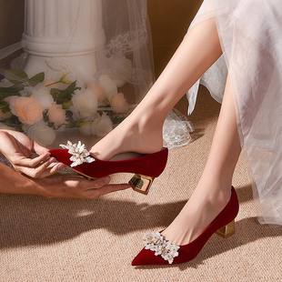 红色结婚鞋子女2024年春季新娘高跟鞋中式配秀禾服粗跟不累脚