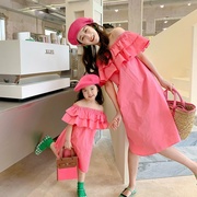 亲子装2024母女装亲子连衣裙韩版女童双层荷叶边一字领连衣裙