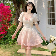 草莓奶冻甜美渐变色方领高腰短袖，连衣裙女2024夏季设计感裙子