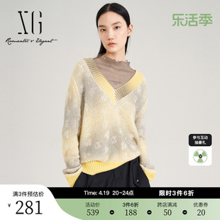 xg雪歌拼色设计长袖，毛针织衫2023秋季浅黄色，套头v领羊毛衫女
