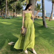 海边度假连衣裙性感小众复古法式茶歇褶皱镂空气质吊带长裙女