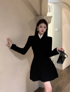 新中式国风气质长袖黑色西装连衣裙，女装早春款法式高级感收腰裙子