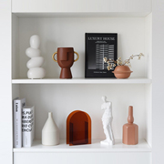 现代样板间书房家居饰品高级感莫兰迪创意摆件，工艺品陶瓷花瓶摆设