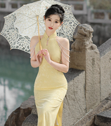 新中式挂脖旗袍无袖，2024年春优雅改良连衣裙，少女性感蚀骨时尚