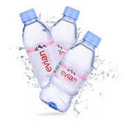 evian矿泉水330ml瓶装法国依云矿泉水塑料瓶进口饮料饮用水