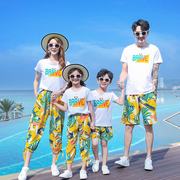 亲子夏装三亚泰国海边沙滩，母子母女一家三口四口全家旅游度假套装