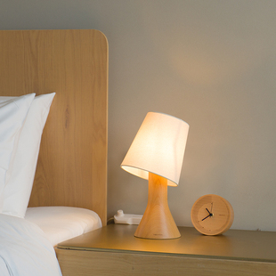 本来设计台灯创意卧室，床头灯睡眠灯木质，简约复古日式温馨小夜灯