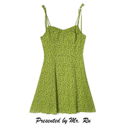 法式风情绿色碎花系带连衣裙夏季度假风松紧收腰吊带裙女