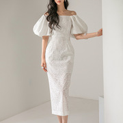 越南小众品牌连衣裙2023夏气质(夏气质)一字领灯笼，袖收腰长裙白色蕾丝包臀