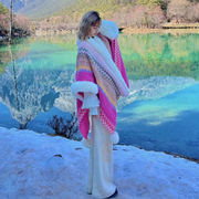 玫粉色毛领保暖披肩云南新疆民族风旅游斗篷围巾旅行毛毛外搭披风