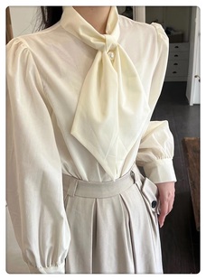 法式围巾领长袖衬衫女2024春季设计感叠穿高级感泡泡袖衬衣潮