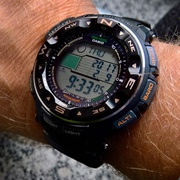 Casio卡西欧手表男表大表盘户外登山太阳能运动智能数显日韩腕表