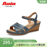 Bata时装凉鞋女夏商场百搭羊皮坡跟软底一字带鞋AHY14BL3