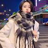 黑白格子围巾女学生韩版冬季流苏百搭加厚保暖围脖法式复古风披肩