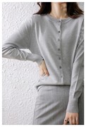 时尚百搭女士春秋季羊绒衫长袖灰色黑色白色针织出售
