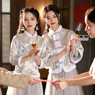 中式伴娘服女2024冬季小众，高级感缎面旗袍婚礼服，姐妹团伴娘裙