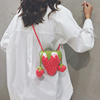 原创小众草莓包包女2024秋冬毛线针织包少女儿童可爱斜挎小包