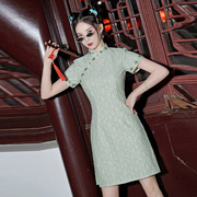 短款旗袍2023改良旗袍年轻款新中式清新绿色蕾丝连衣裙
