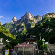 长沙张家界4天3晚纯玩旅游森林公园天门山大峡谷玻璃桥私家团