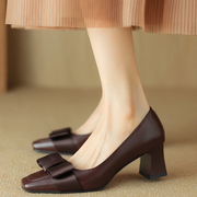春秋女鞋复古方头蝴蝶结优雅ol气质，粗跟高跟单鞋大小码32--43